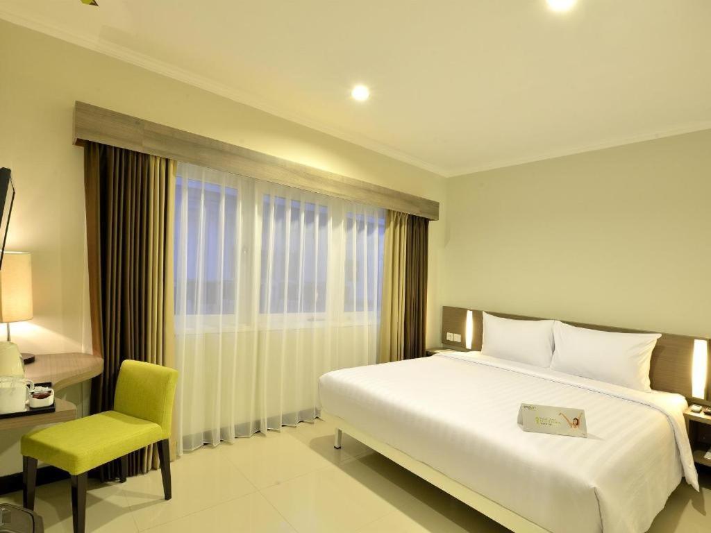 Whiz Prime Hotel Darmo Harapan Surabaya Ngoại thất bức ảnh