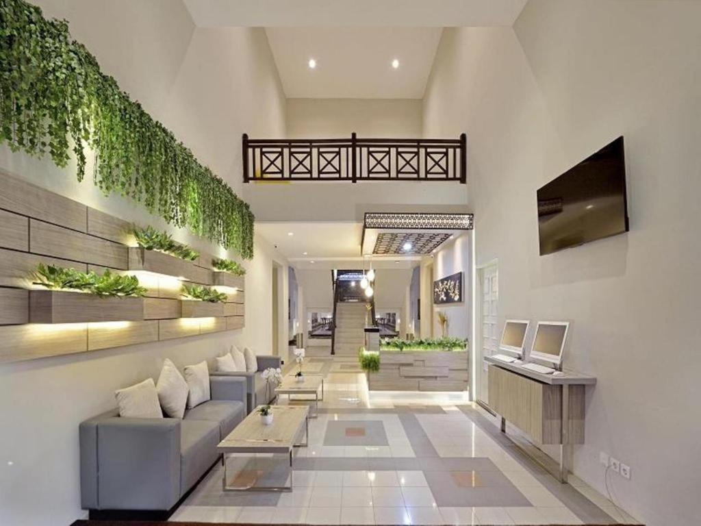 Whiz Prime Hotel Darmo Harapan Surabaya Ngoại thất bức ảnh