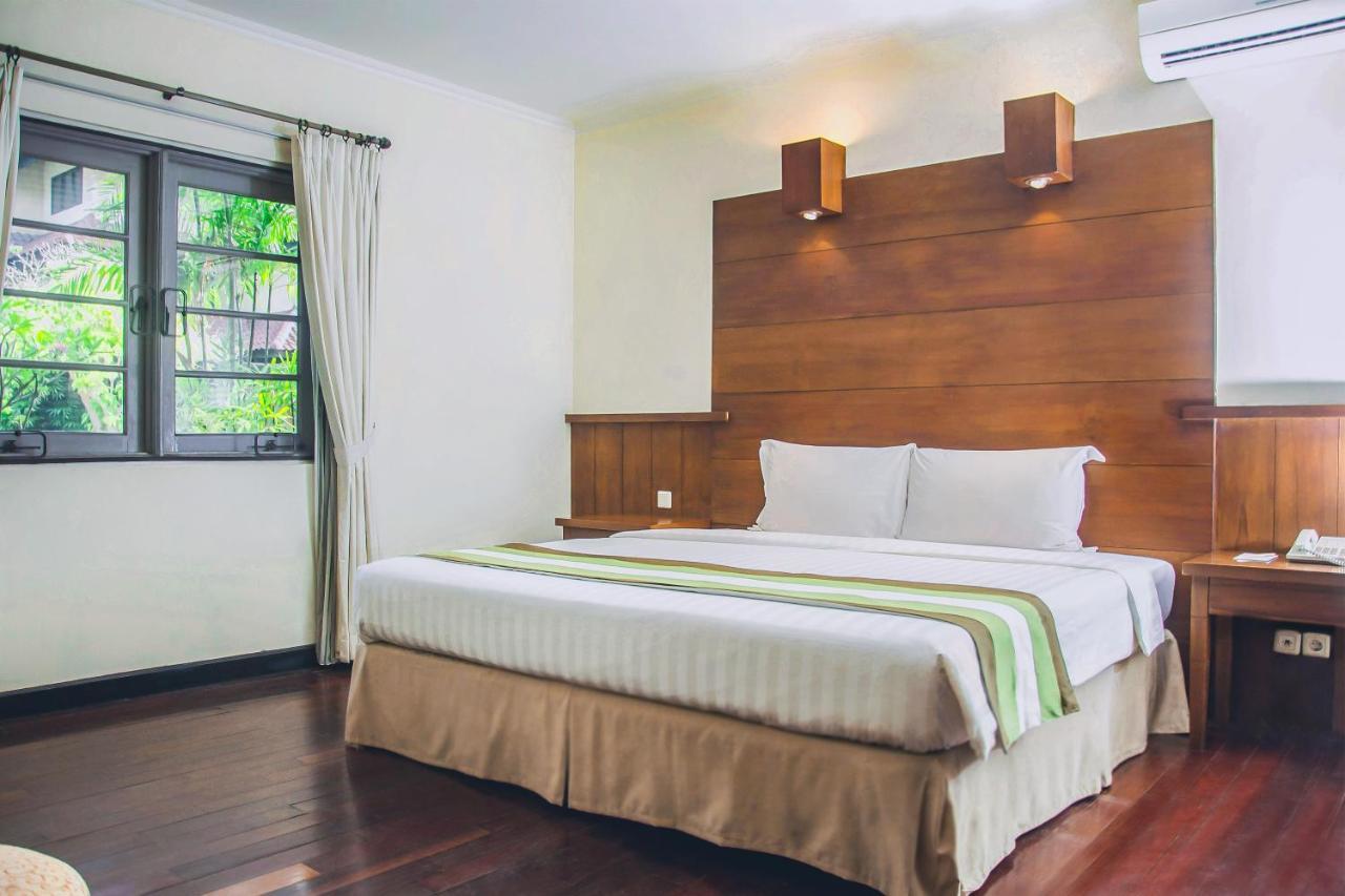 Whiz Prime Hotel Darmo Harapan Surabaya Ngoại thất bức ảnh