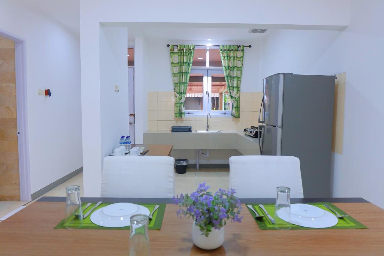 Whiz Prime Hotel Darmo Harapan Surabaya Ngoại thất bức ảnh
