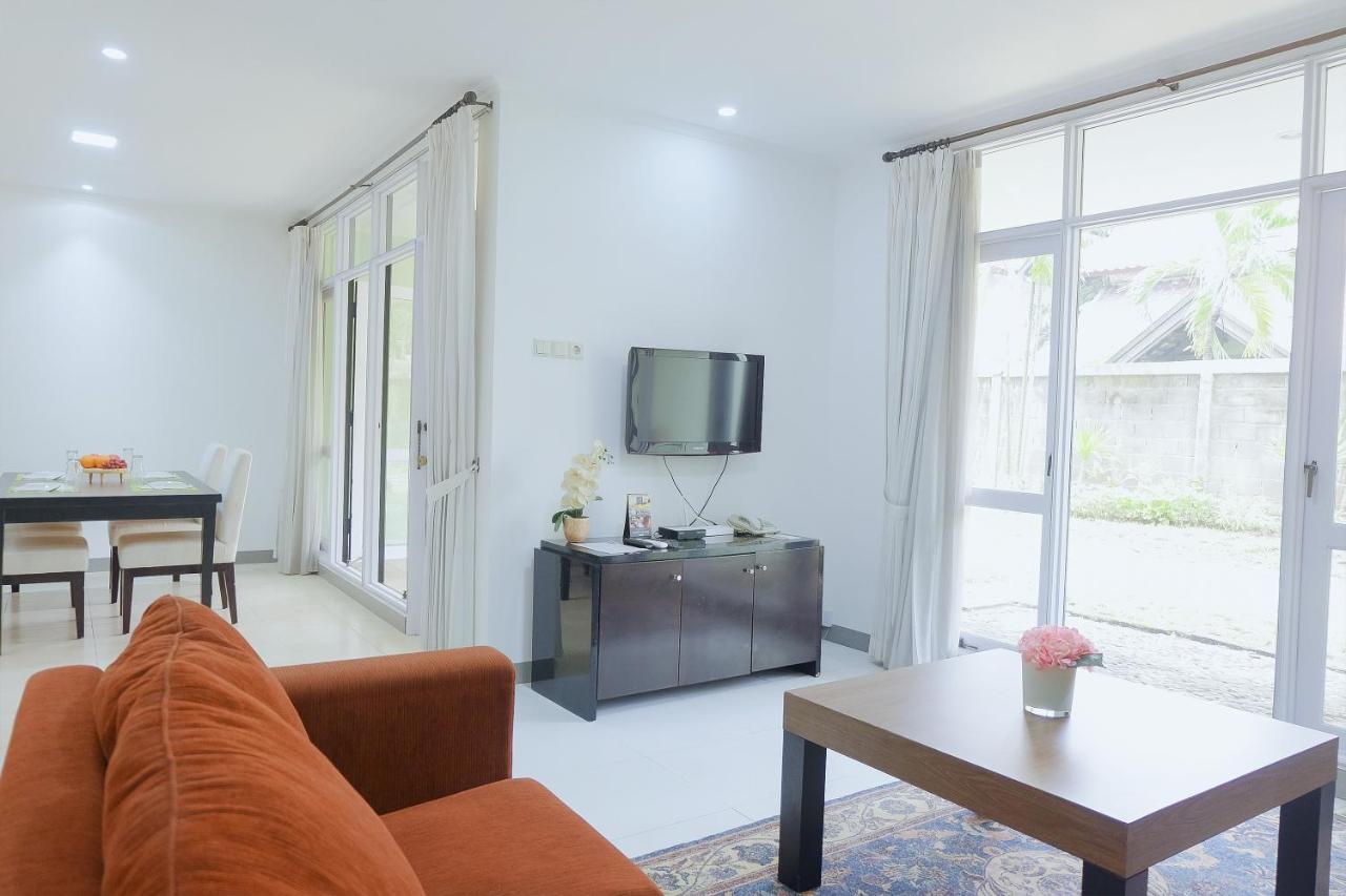 Whiz Prime Hotel Darmo Harapan Surabaya Ngoại thất bức ảnh