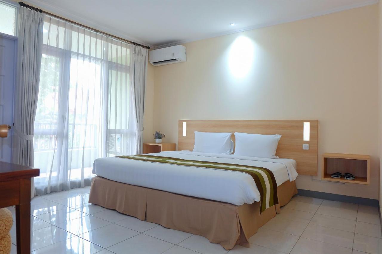Whiz Prime Hotel Darmo Harapan Surabaya Ngoại thất bức ảnh